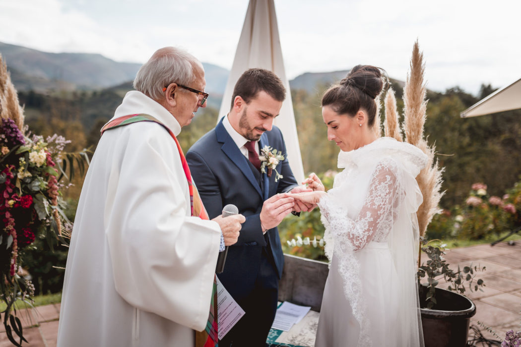 L'échange des alliances LM Laure Mariage wedding planner pays basque