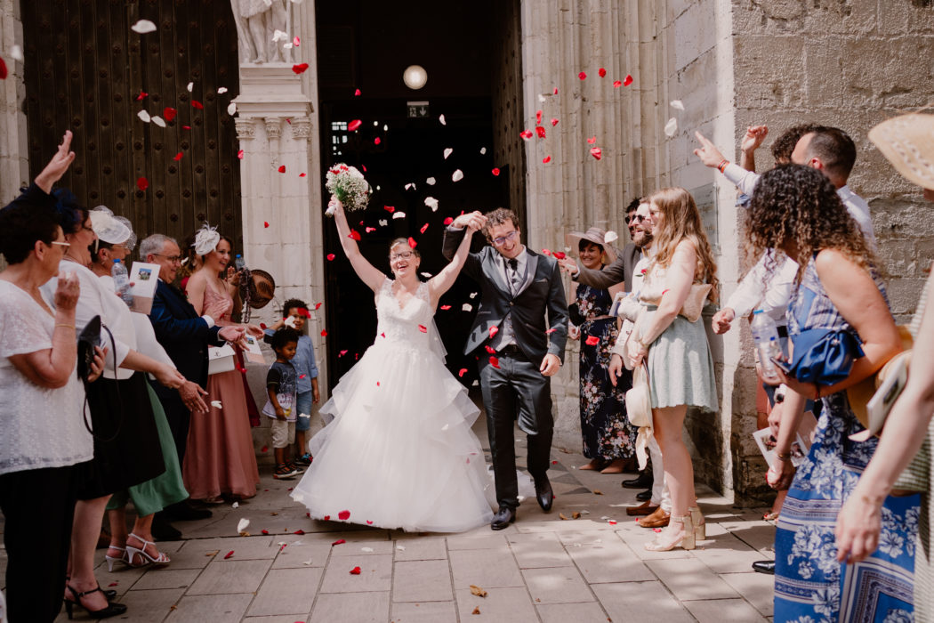 La sortie d'église des mariés LM Laure Mariage wedding planner Pays Basque